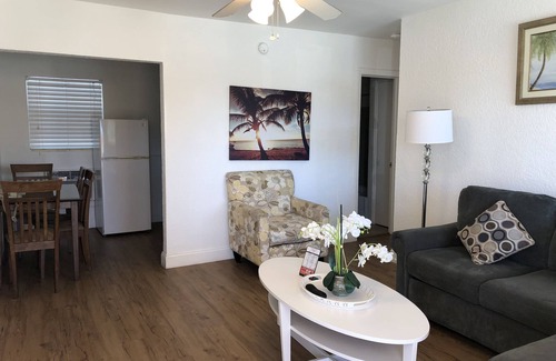 Lauderdale-by-the-Sea Apartment | Coral Key Inn