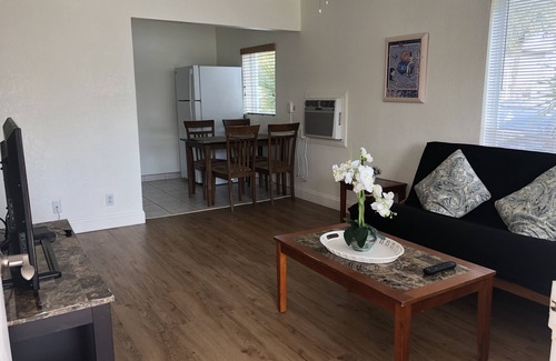 Lauderdale-by-the-Sea Apartment | Coral Key Inn