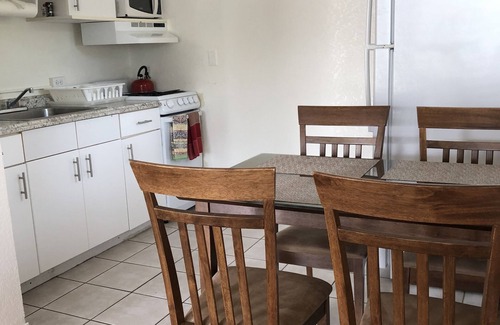 Lauderdale-by-the-Sea Apartment | Coral Key Inn