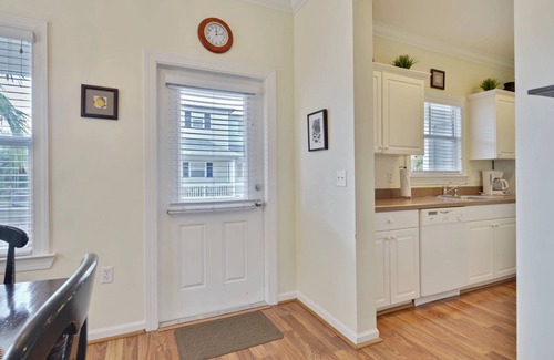 Key West Villa | Coral Villa by AvantStay | Close 2 DT Key West | Shared Pool & Patio!
