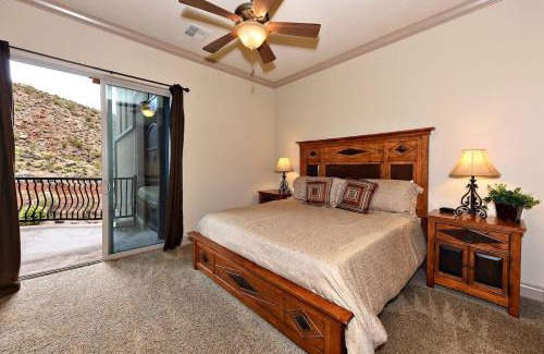 St. George House | Coral Vista Suite Resort Pools BBQ Fireplace Jacuzzi Tub A9