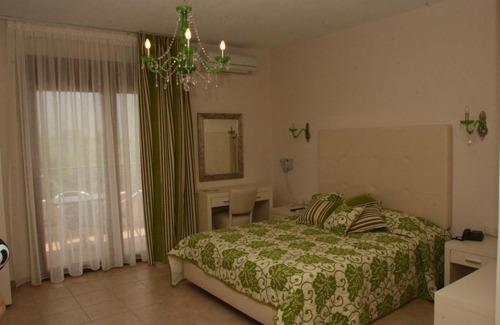 Golden Beach Apartment | CORALI STUDIOS