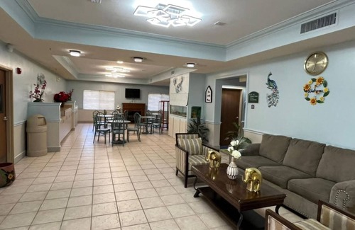 College Hill Hotel | Coratel Inn and Suites by Jasper Wesley Hospital