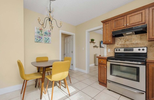 Downtown Historic District House | Cordova Dream Lower