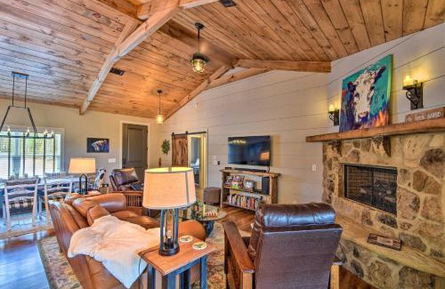 Ellijay House | Cork and Creek Cottage with Mtn and Pasture Views!