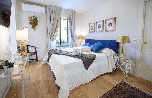 Lucca Historical Center Apartment | Corte Paolina - charming courtyard inside Lucca