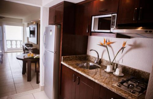South Shore Hotel Area Resort | Costa Sur Resort & Spa