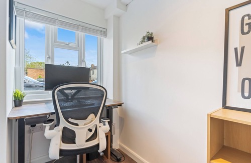 Hatfield House | Cosy 3bed 2bath house 5mins from University of Hertfordshire