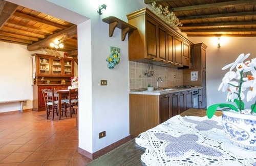 Fabbriche di Vallico Villa | Cosy apartment in villa for 6 people with WIFI, pool, TV, patio and pets allowed