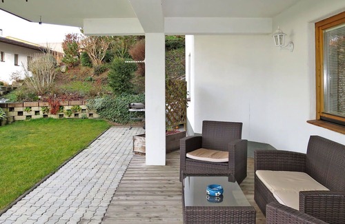 Holdernach Apartment | Cosy apartment for 4 people with WIFI, TV, terrace and parking