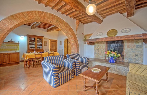 Monteroni d'Arbia Apartment | Cosy apartment for 7 guests with pool, WIFI, close to Siena