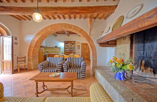 Monteroni d'Arbia Apartment | Cosy apartment for 7 guests with pool, WIFI, close to Siena