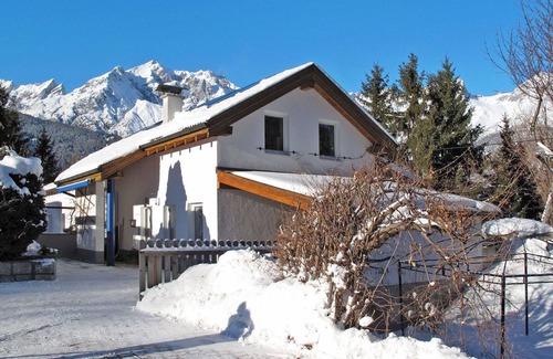 Tobadill Apartment | Cosy apartment for 12 guests with WIFI, TV, balcony, pets allowed and parking