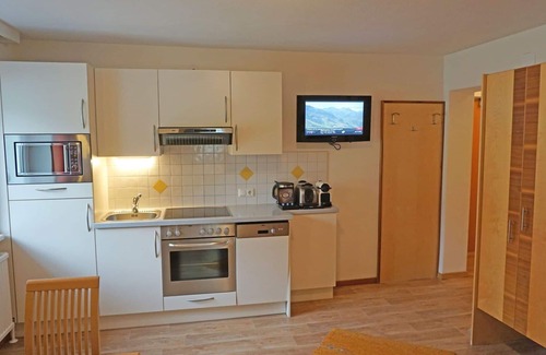 Mathon Apartment | Cosy apartment for 2 people with WIFI, TV, balcony, pets allowed, panoramic view and parking