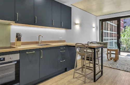 Preston Apartment | Cosy apartment for 2 people with WIFI, TV and terrace