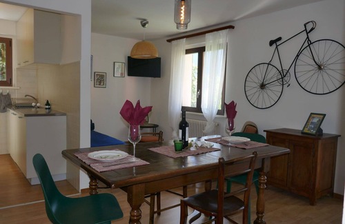 Blenio Apartment | Cosy apartment for 2 people with WIFI, TV, patio, pets allowed and panoramic view