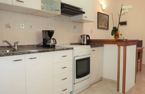Sveta Nedelja Apartment | Cosy apartment for 3 guests with A/C, pool, WIFI, TV and patio