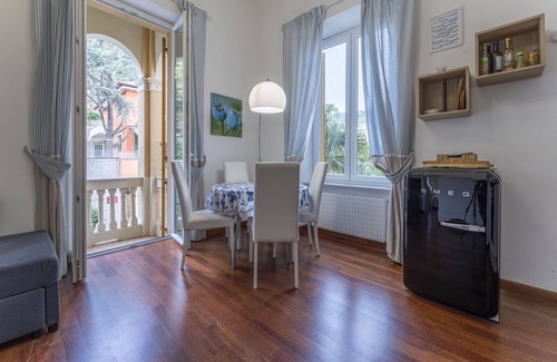 Bogliasco Apartment | Cosy apartment for 3 people with A/C, WIFI, TV and balcony, close to Portofino
