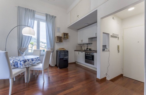 Bogliasco Apartment | Cosy apartment for 3 people with A/C, WIFI, TV and balcony, close to Portofino
