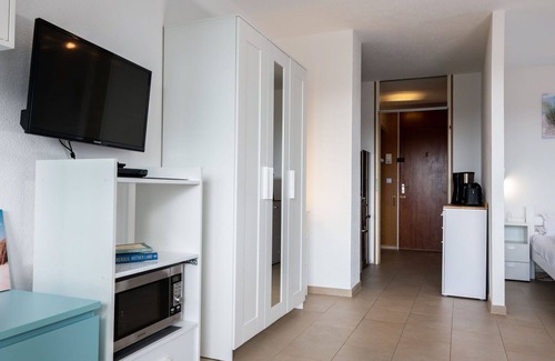 Loffingen Apartment | Cosy apartment for 4 people with WIFI, pool, TV and balcony