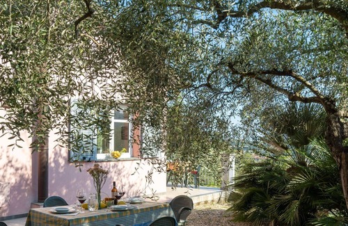 Caramagna Ligure Apartment | Cosy apartment for 4 guests with WIFI, TV, terrace and parking