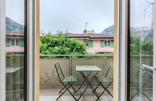 Dro Apartment | Cosy apartment for 4 guests with WIFI, TV, patio and panoramic view
