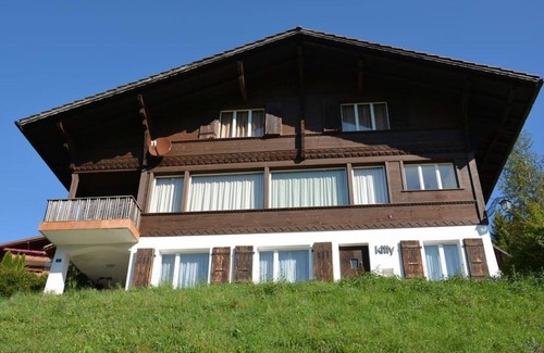 Schoenried Apartment | Cosy apartment for 4 people with WIFI, TV, balcony and pets allowed