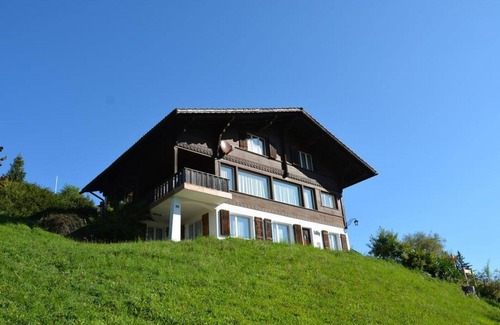Schoenried Apartment | Cosy apartment for 4 people with WIFI, TV, balcony and pets allowed