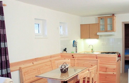 Bohinjska Bistrica Apartment | Cosy apartment for 4 people with WIFI, TV, balcony, pets allowed, panoramic view and parking