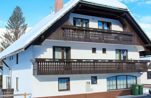 Bohinjska Bistrica Apartment | Cosy apartment for 4 people with WIFI, TV, balcony, pets allowed, panoramic view and parking