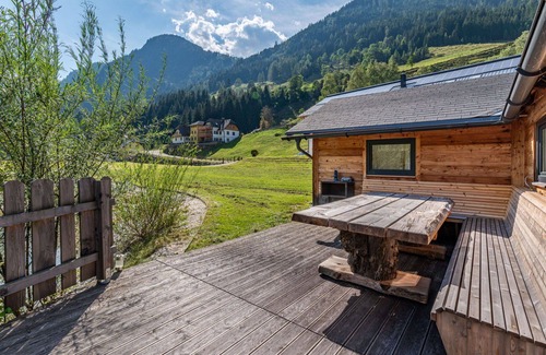 Solk Apartment | Cosy apartment for 6 guests with WIFI, TV, terrace and pets allowed