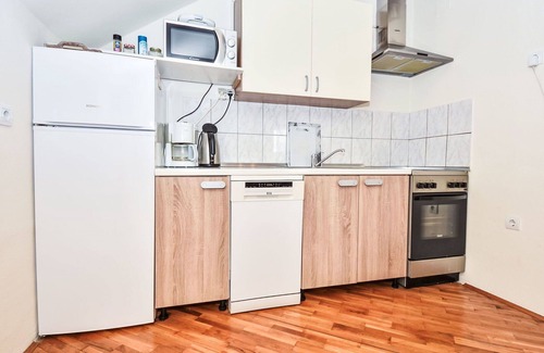 Slunj Apartment | Cosy apartment for 6 guests with WIFI, A/C, TV and terrace