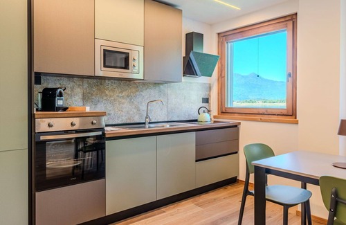Verceia Apartment | Cosy apartment for 6 people with WIFI, A/C, TV and balcony