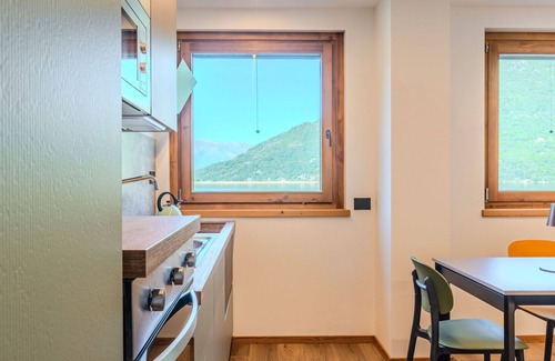 Verceia Apartment | Cosy apartment for 6 people with WIFI, A/C, TV and balcony