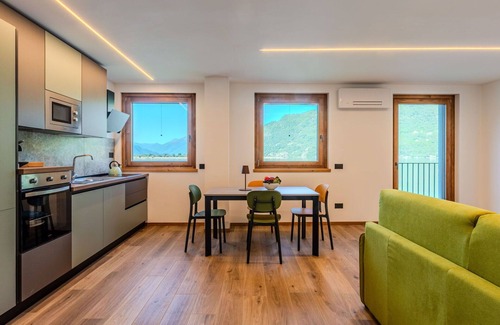 Verceia Apartment | Cosy apartment for 6 people with WIFI, A/C, TV and balcony