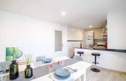 Binissalem Apartment | Cosy apartment for 6 people with WIFI, A/C, TV and patio
