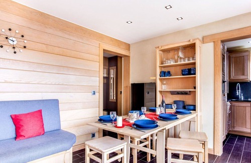 Tignes Apartment | Cosy apartment for 6 guests with WIFI, TV and balcony