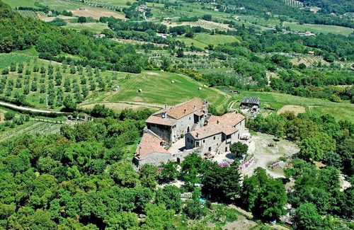 Roccastrada Villa | Cosy apartment in villa for 4 people with pool, WIFI, TV, balcony and parking