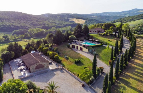Montecatini Val di Cecina House | Cosy apartment in villa for 4 people with A/C, pool, WIFI, TV, terrace, pets allowed and parking