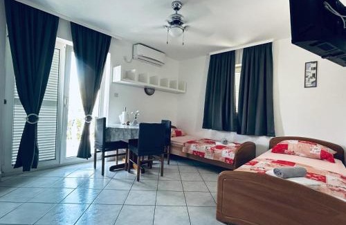 Pag Apartment | Cosy apartment in Pag/26 m²/Sea view