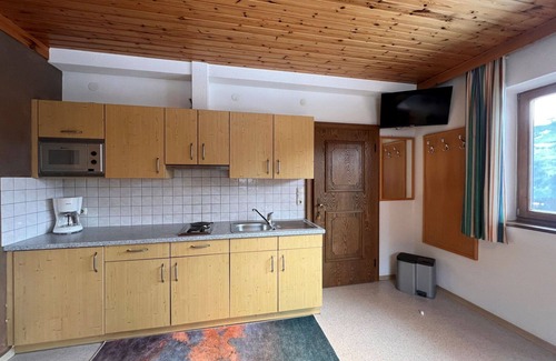 Mittersill Villa | Cosy apartment in villa for 2 guests with WIFI, TV, balcony and panoramic view