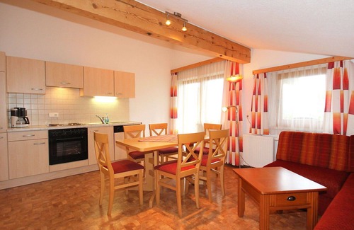 Fuegen Villa | Cosy apartment in villa for 6 guests with WIFI, TV, terrace, pets allowed and panoramic view
