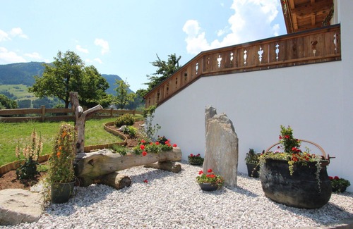 Fuegen Villa | Cosy apartment in villa for 6 guests with WIFI, TV, terrace, pets allowed and panoramic view
