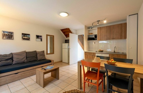 Saumur House | Cosy apartment in villa for 4 people with pool, internet, TV, terrace and pets allowed