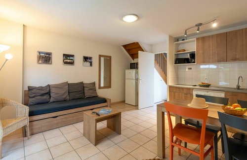 Saumur House | Cosy apartment in villa for 4 people with pool, internet, TV, terrace and pets allowed