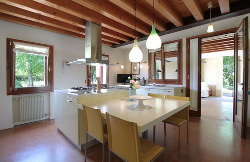 Silea House | Cosy apartment in villa for 4 guests with WIFI, A/C, pool and patio