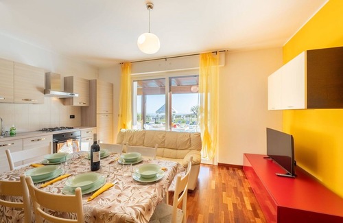 Citta Sant'Angelo Villa | Cosy apartment in villa for 4 guests with WIFI, pool, A/C, TV, patio and pets allowed
