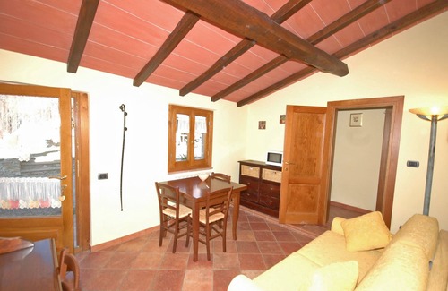 Valagnesi Apartment | Cosy apartment with private pool, WIFI, TV, balcony, pets allowed, panoramic view and parking