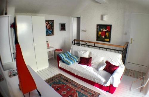 Vrsar House | Cosy artistic stone house