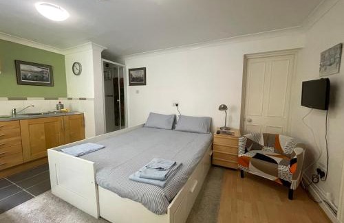 St. Pancras Apartment | Cosy central London apartment 008